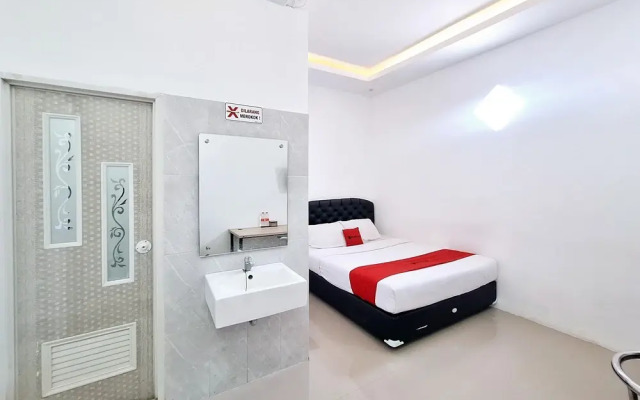 RedDoorz near Stasiun Kediri