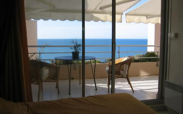 Luxury apartment facing the Mediterranean