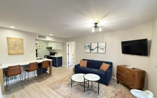 NEW Central Buckhead Apt Atlanta Gem
