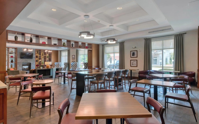 DoubleTree by Hilton Raleigh - Cary