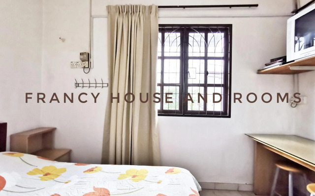Chill and Traditional House in Bercham Ipoh