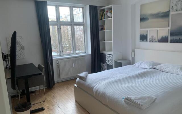 Centrally Located 4 Room Apartment
