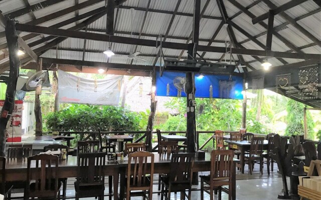Aow Noi Resort
