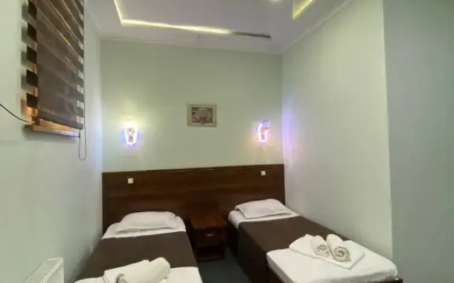 Parvina Hotel