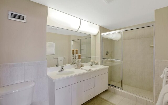 Sunny Beachfront Condo With Pool and Sw-facing Balcony