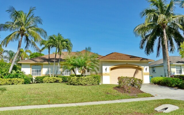 Pet-friendly Home With Pool and Steps to Beach/food