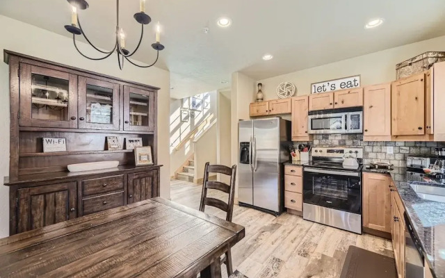 6507 Settlers Creek Townhomes 3 Bedroom Townhouse
