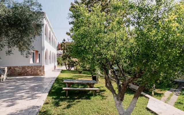 Mathraki Resort