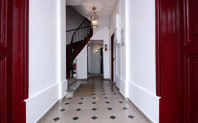 Bridgestreet Champs Elysees