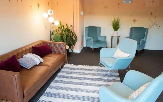The Eo Inn - Downtown