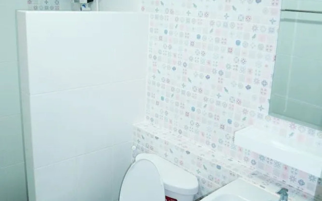 Bann Romyen Klang Dong