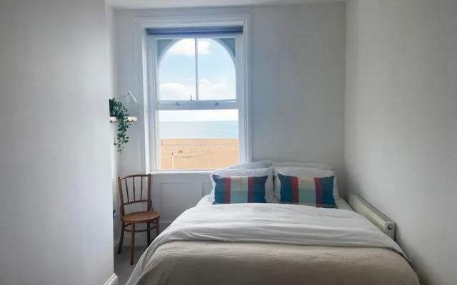 Spacious 2BD Flat With Stunning Views Folkestone