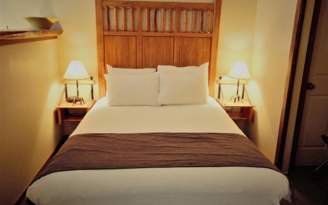 Snow Creek Lodge by Fernie Lodging Co