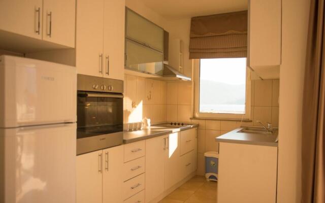 Fashion Beach Apartments