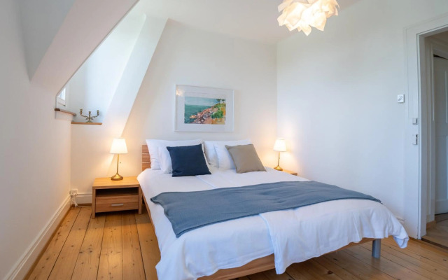 Charmante Altbauwohnung am Rhein