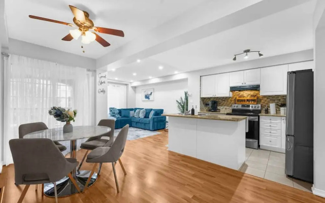 Chic 2BR House Newly Renovated Central Spot