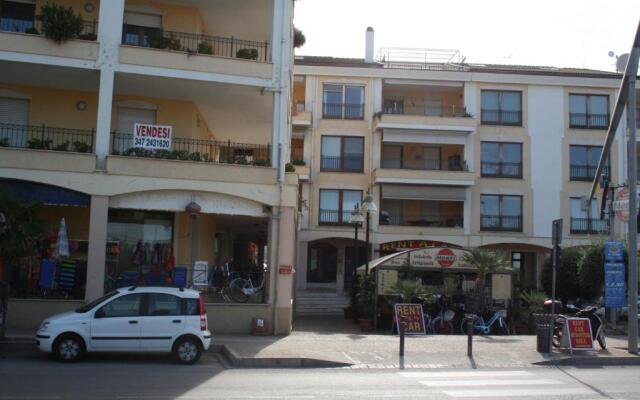 Vest House 45