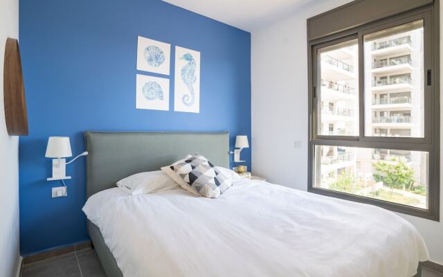 Sunlit Balcony & Coastal Charm by Sea N' Rent