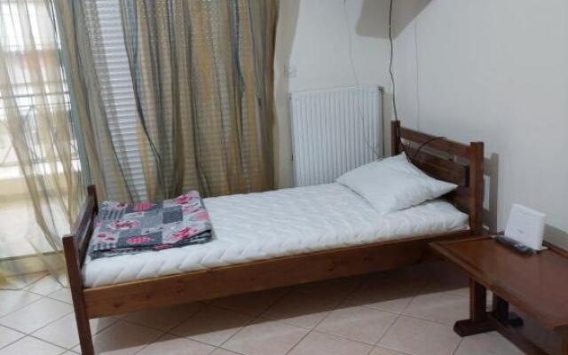 Amazing Theokritoy B2 in Tripolis free parking