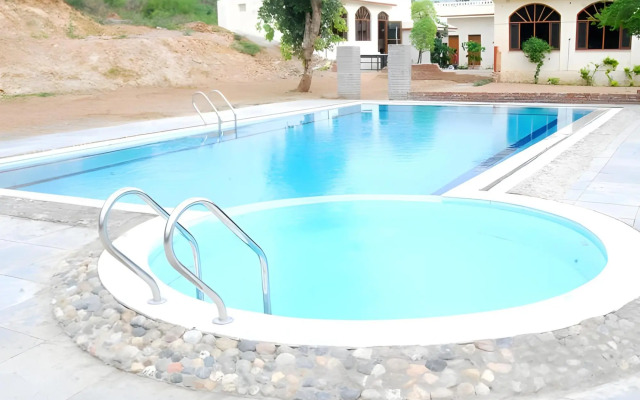 Chandra Hill Resort