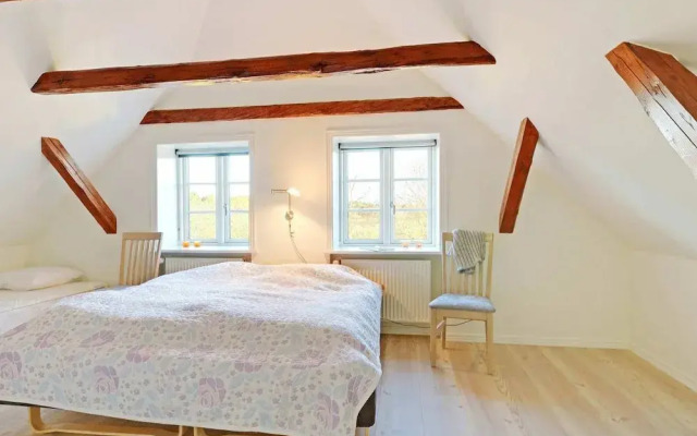 10 Person Holiday Home in Oksbol