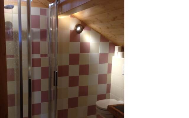 Sunny Chalet in Les Gets with Jacuzzi
