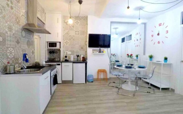 Apartment with 2 Bedrooms in Madrid, with Wifi