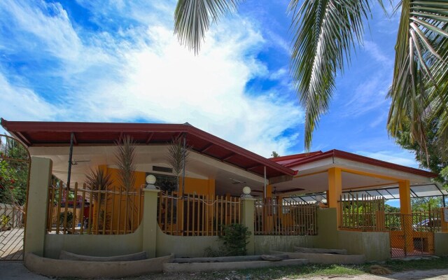 J5 Guest House & Restobar by OYO Rooms