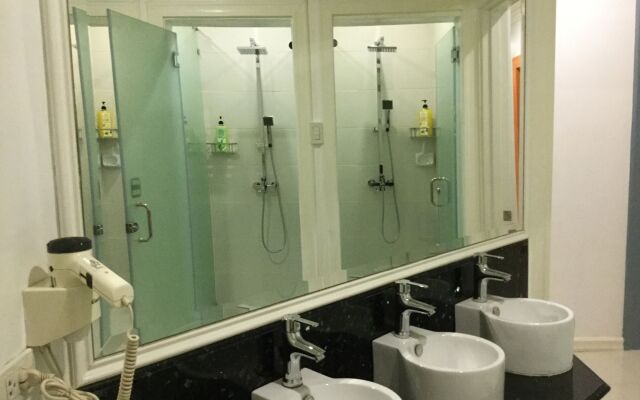 Townhouse Oak VIP Suites