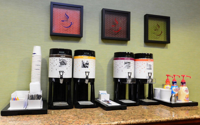 Hampton Inn & Suites Durham/North I-85