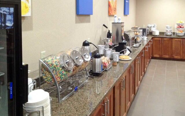 Holiday Inn Express Junction City