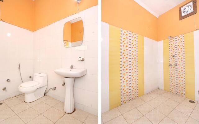 OYO 11912 Hotel Nav Classic
