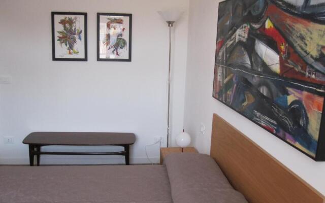 Venice Homes & Holidays Art District