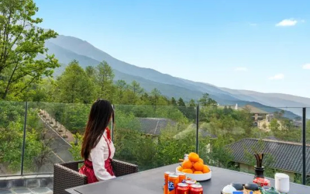 Dali Cangshan Mountain and Sea View Villa
