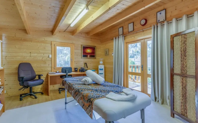 Devonleigh Bed & Breakfast