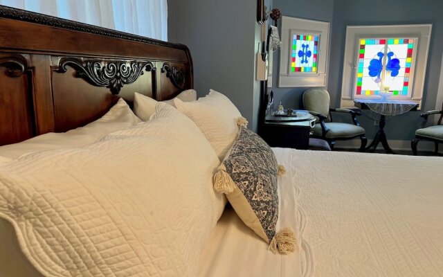 Benefield House Bed & Breakfast