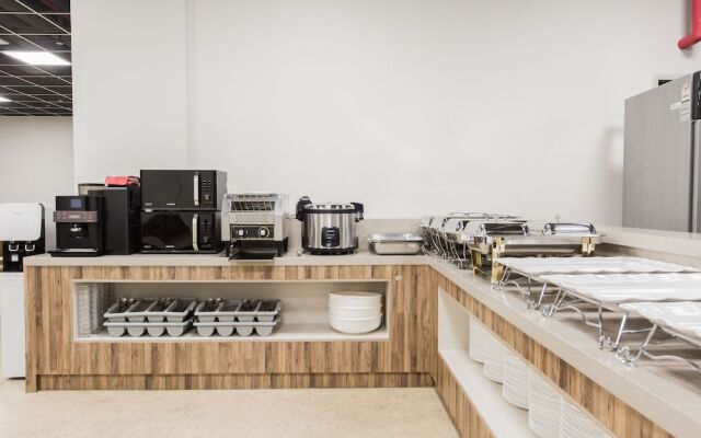 Shining Glory House - Hostel