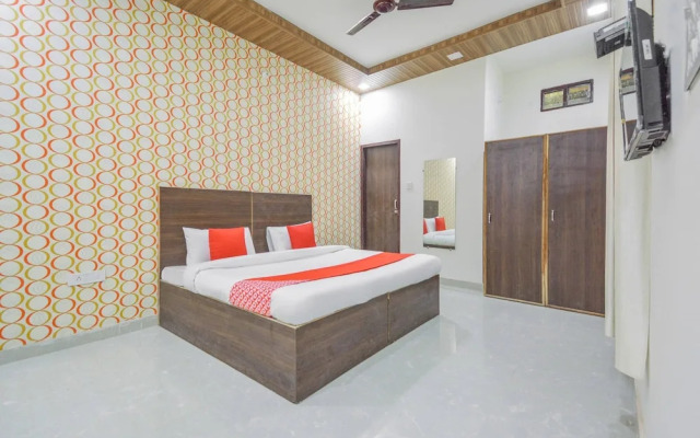 OYO 49906 Hotel Discovery Inn