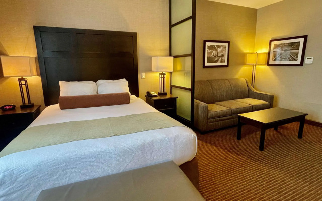 Best Western Plus Okotoks Inn & Suites