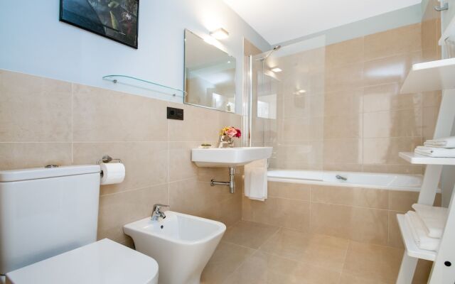 Bright & Spaious 2 BD Apartment Close to the Bullring Iris