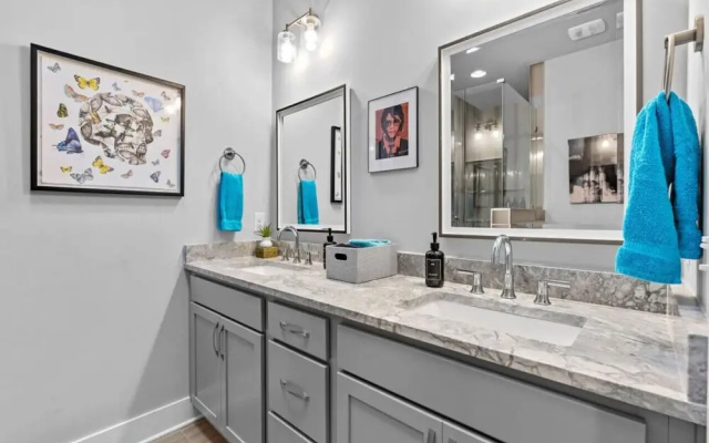 City Heights - Broadway Designer Condo