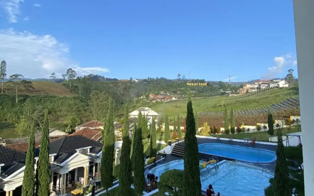 Green Hero Darajat Hotel