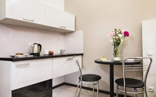 Hotel Status Apartments