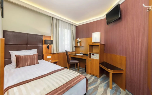Carlton Hotel Buda Castle