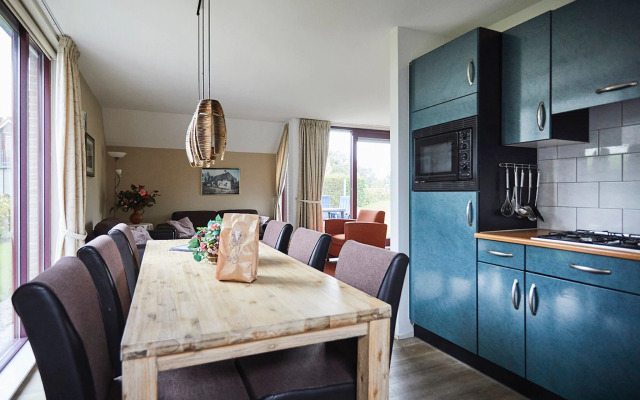 Holiday Home With Parking in Heinkenszand