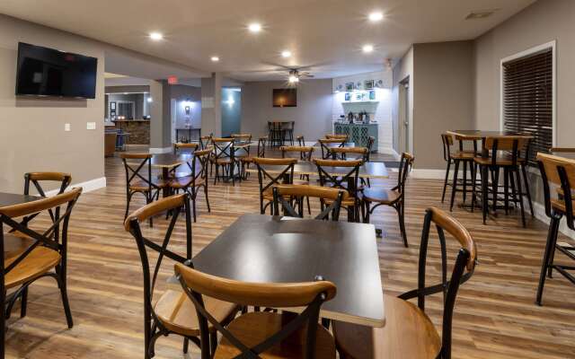 Grandstay Residential Suites Hotel - Sheboygan