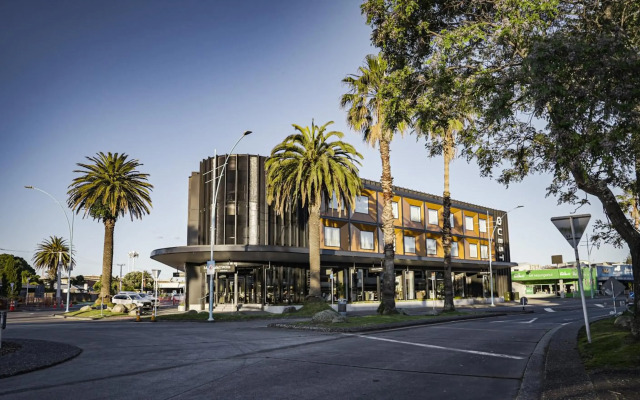 Rooftop Retreat - Mount Maunganui Holiday Home