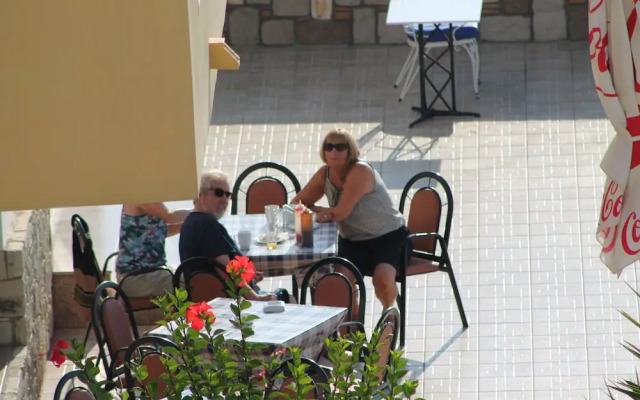 Hotel Pantheon, Kefalos