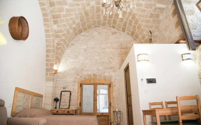 Piazza Duomo - Medieval Puglia's House