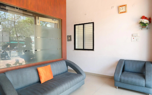 OYO 6433 Hotel Check Inn